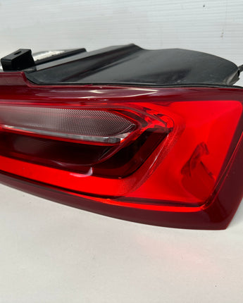 2017 Chevy Camaro ZL1 RH Passenger Tail Light Taillight Lamp OEM
