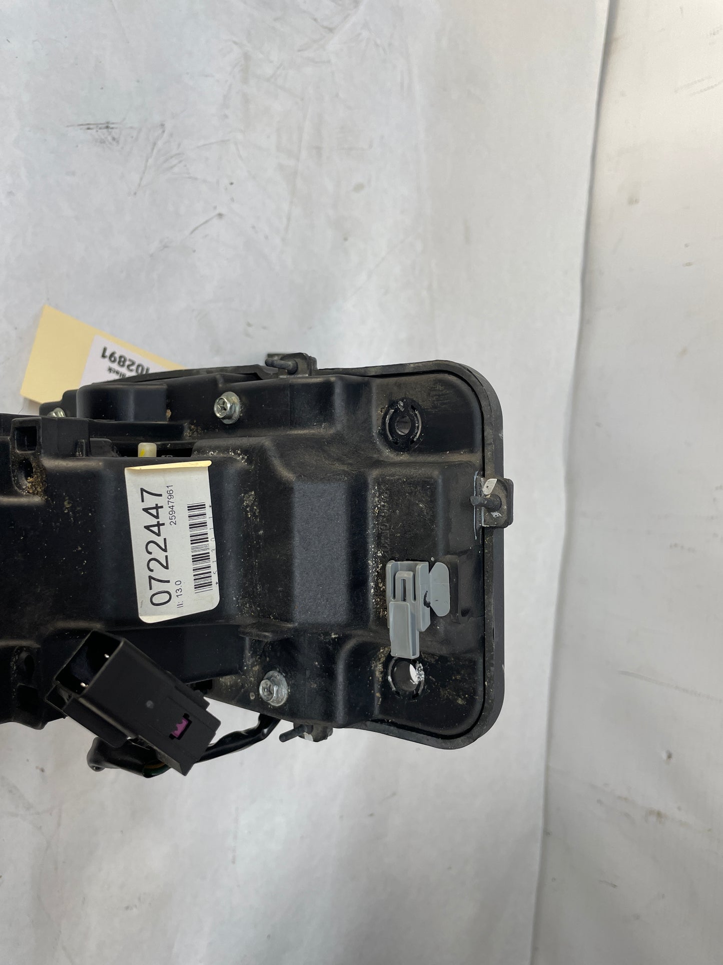 2010 Cadillac CTS-V Sedan Center Console w/ Automatic Shifter OEM