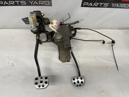 2005 Pontiac GTO Manual Brake & Clutch Pedal Assembly w/ Hydraulics OEM - Day's Parts Yard