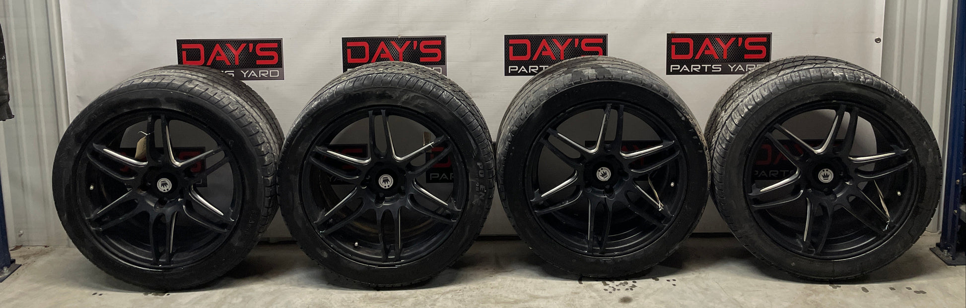 2009 Pontiac G8 After Market Wheels and Tires LOCAL PICK UP - Day's Parts Yard