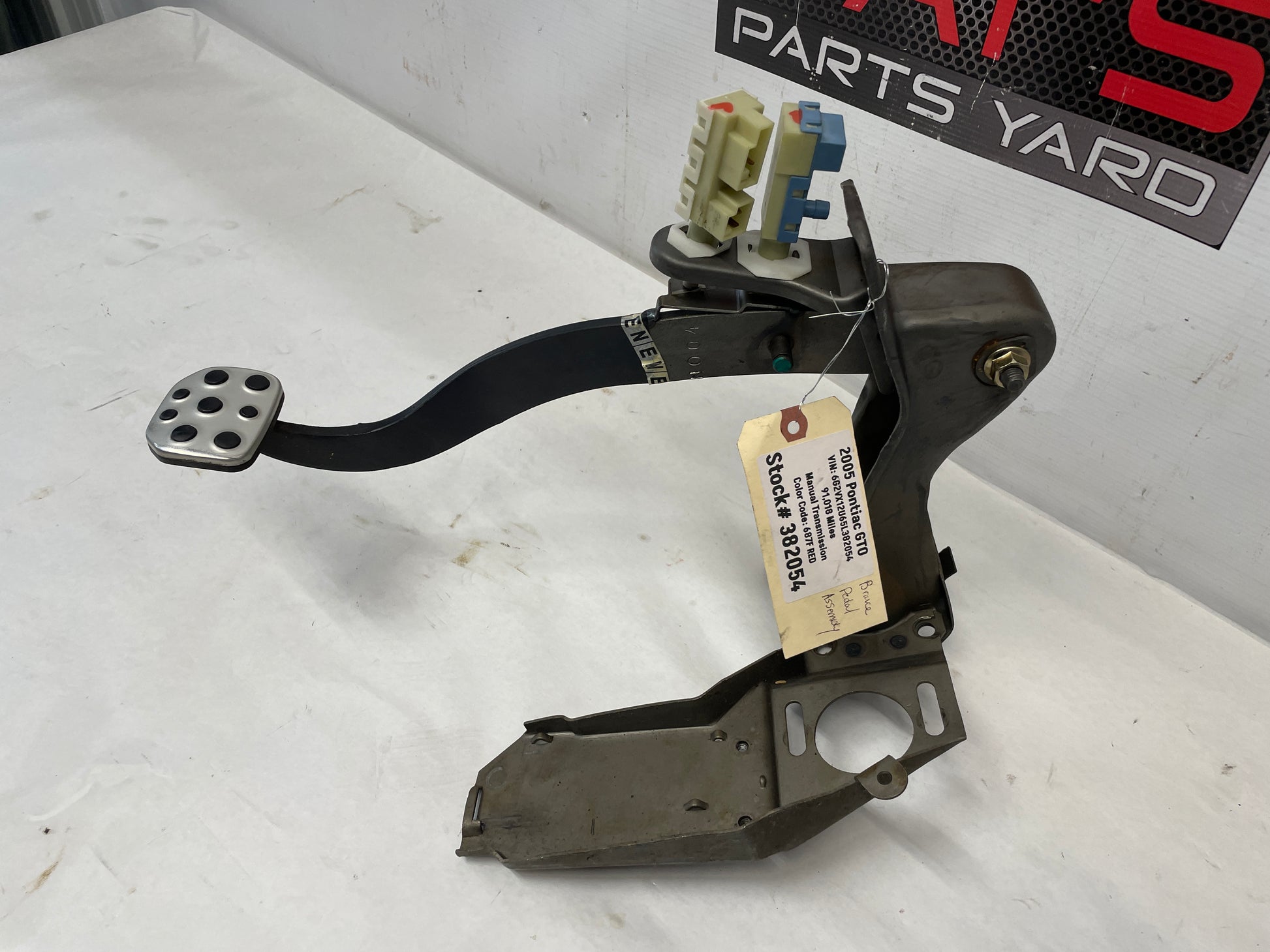 2005 Pontiac GTO Manual Brake & Clutch Pedal Assembly w/ Hydraulics OEM - Day's Parts Yard