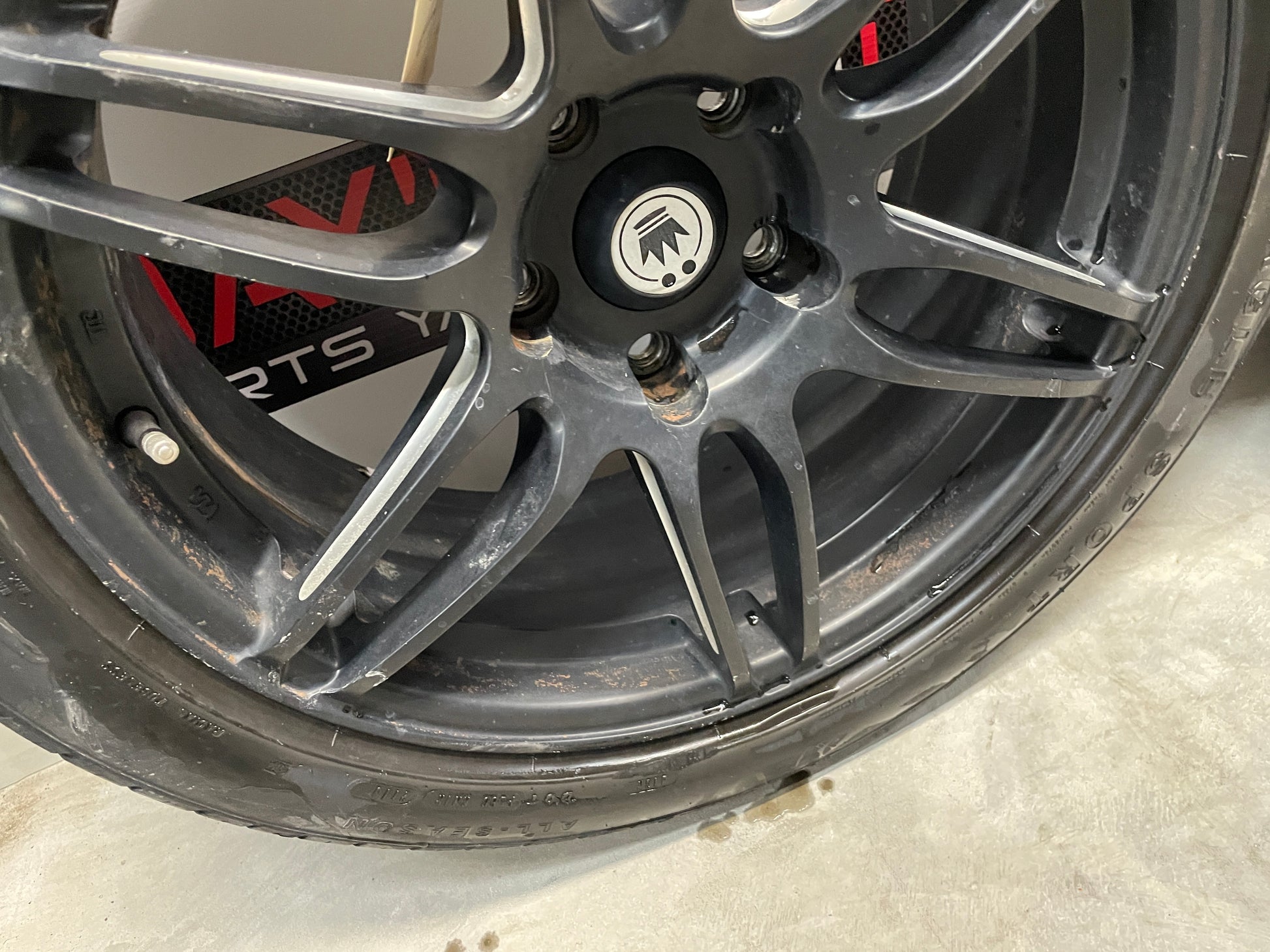 2009 Pontiac G8 After Market Wheels and Tires LOCAL PICK UP - Day's Parts Yard
