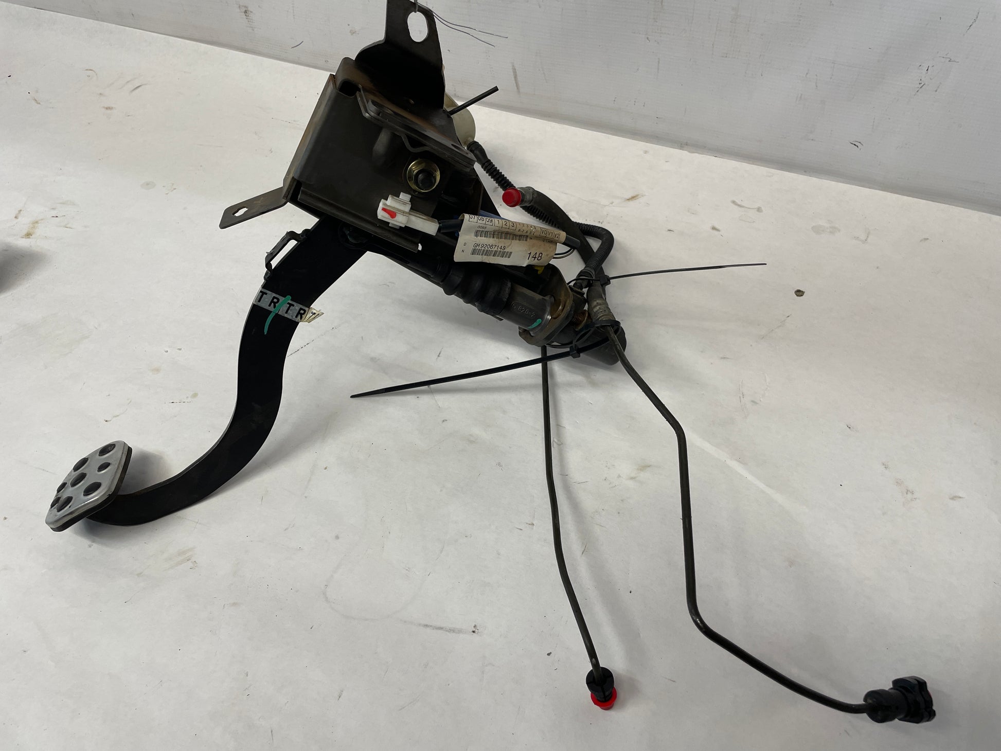 2005 Pontiac GTO Manual Brake & Clutch Pedal Assembly w/ Hydraulics OEM - Day's Parts Yard