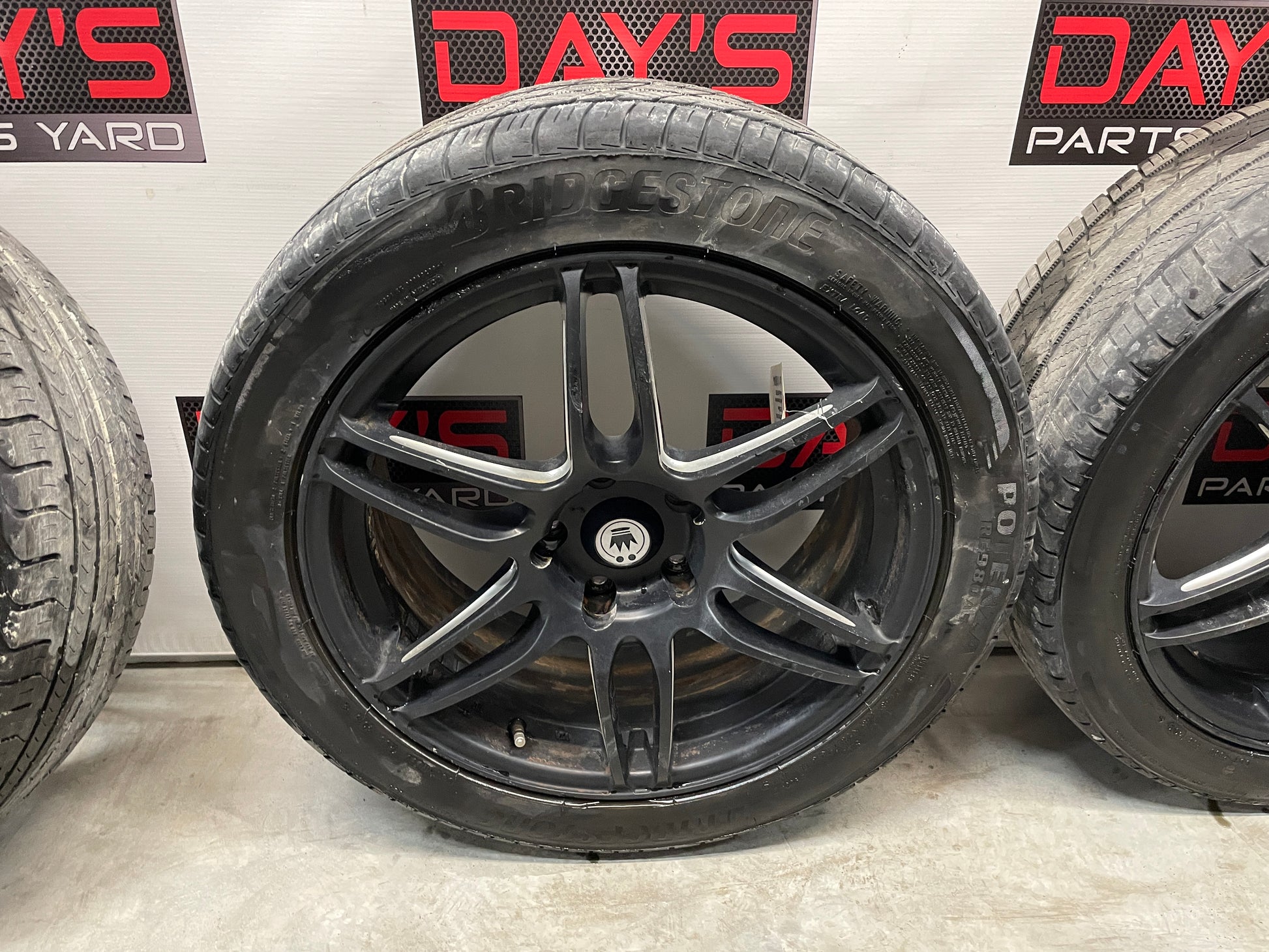 2009 Pontiac G8 After Market Wheels and Tires LOCAL PICK UP - Day's Parts Yard