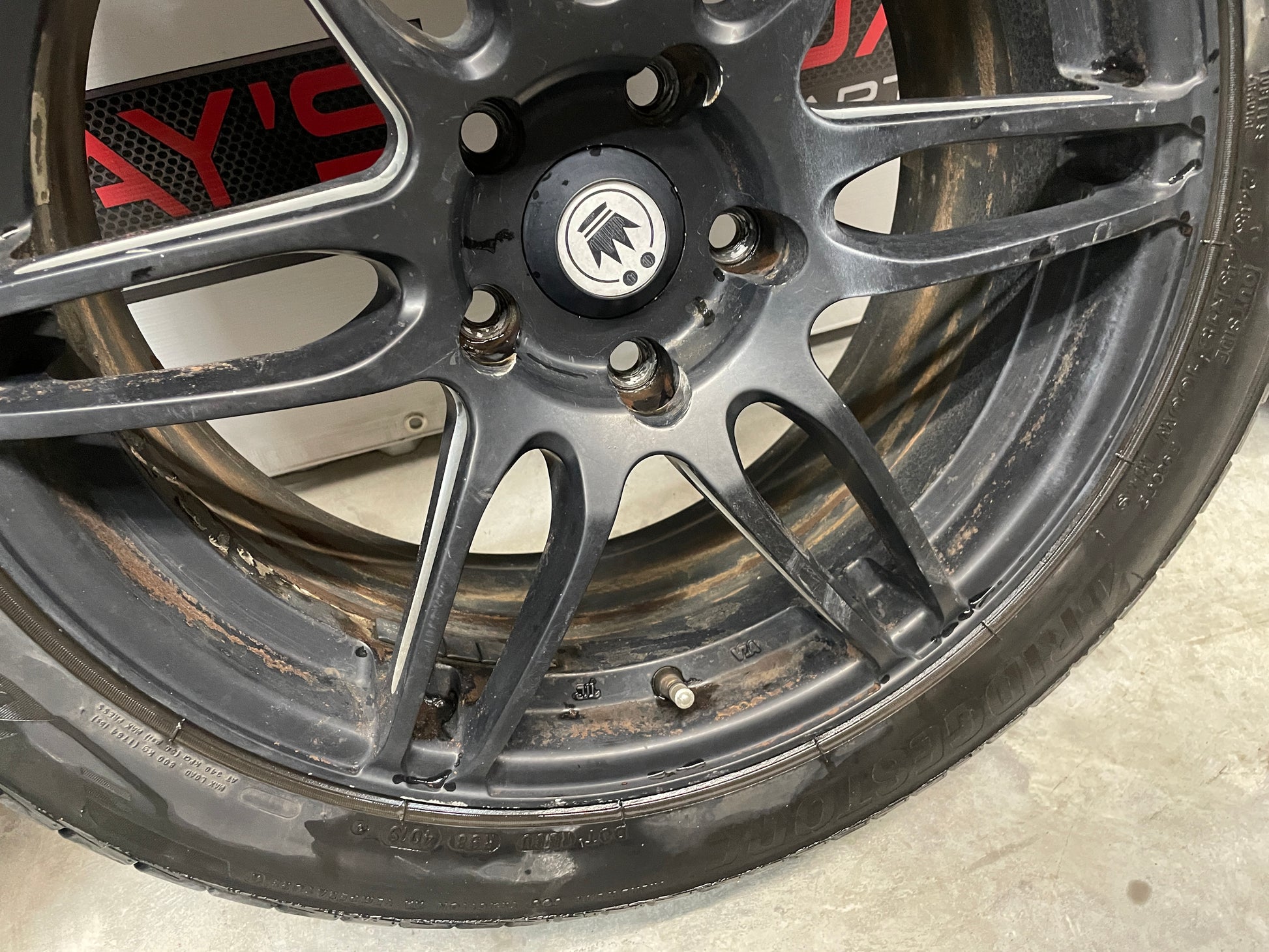 2009 Pontiac G8 After Market Wheels and Tires LOCAL PICK UP - Day's Parts Yard