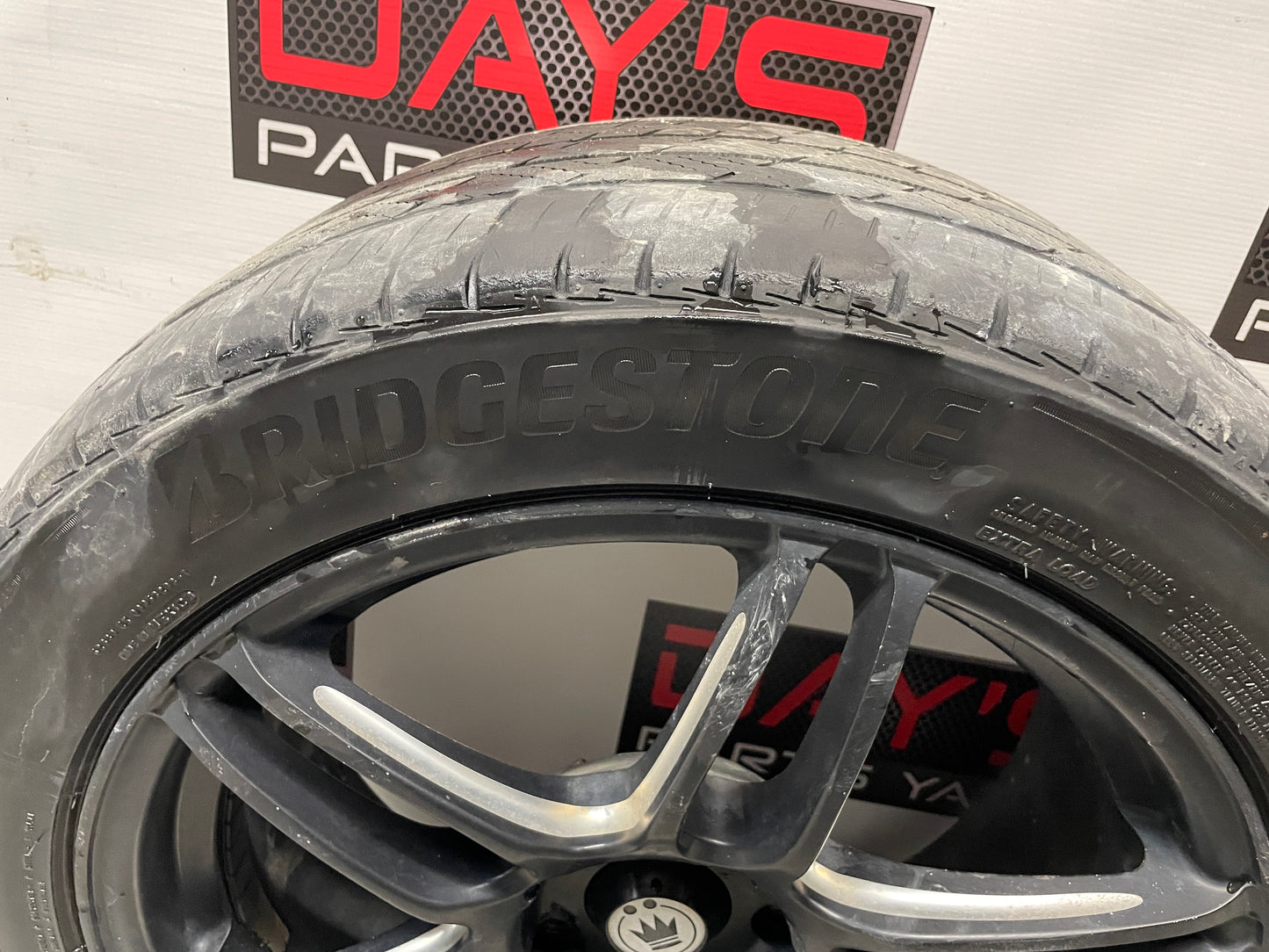 2009 Pontiac G8 After Market Wheels and Tires LOCAL PICK UP - Day's Parts Yard