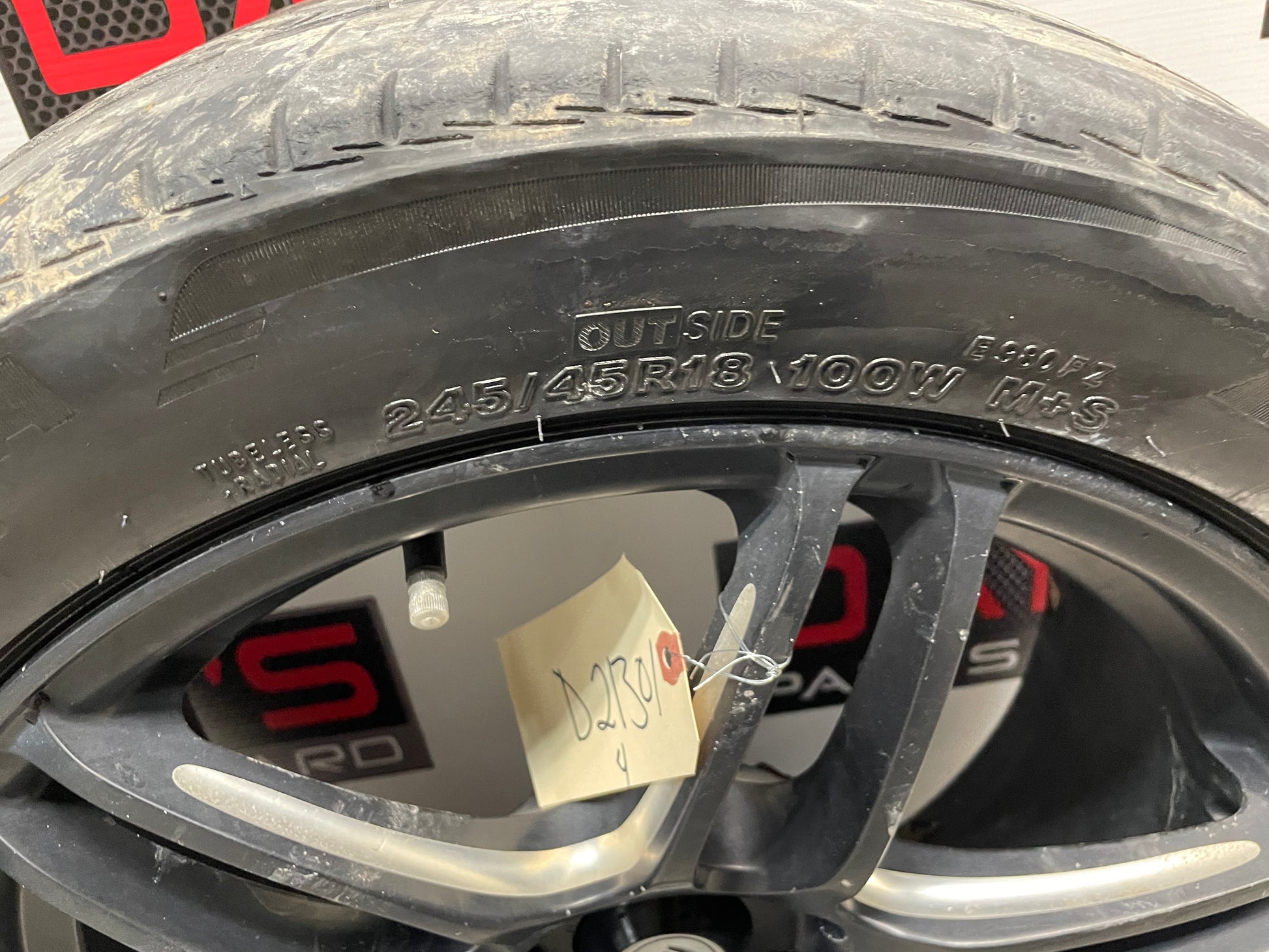 2009 Pontiac G8 After Market Wheels and Tires LOCAL PICK UP - Day's Parts Yard