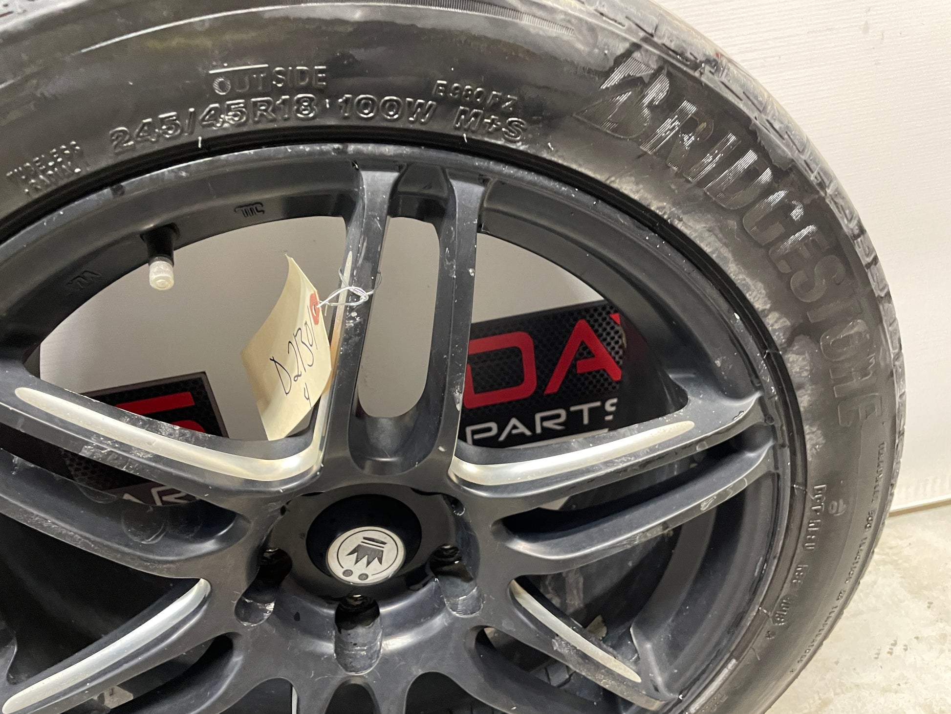 2009 Pontiac G8 After Market Wheels and Tires LOCAL PICK UP - Day's Parts Yard