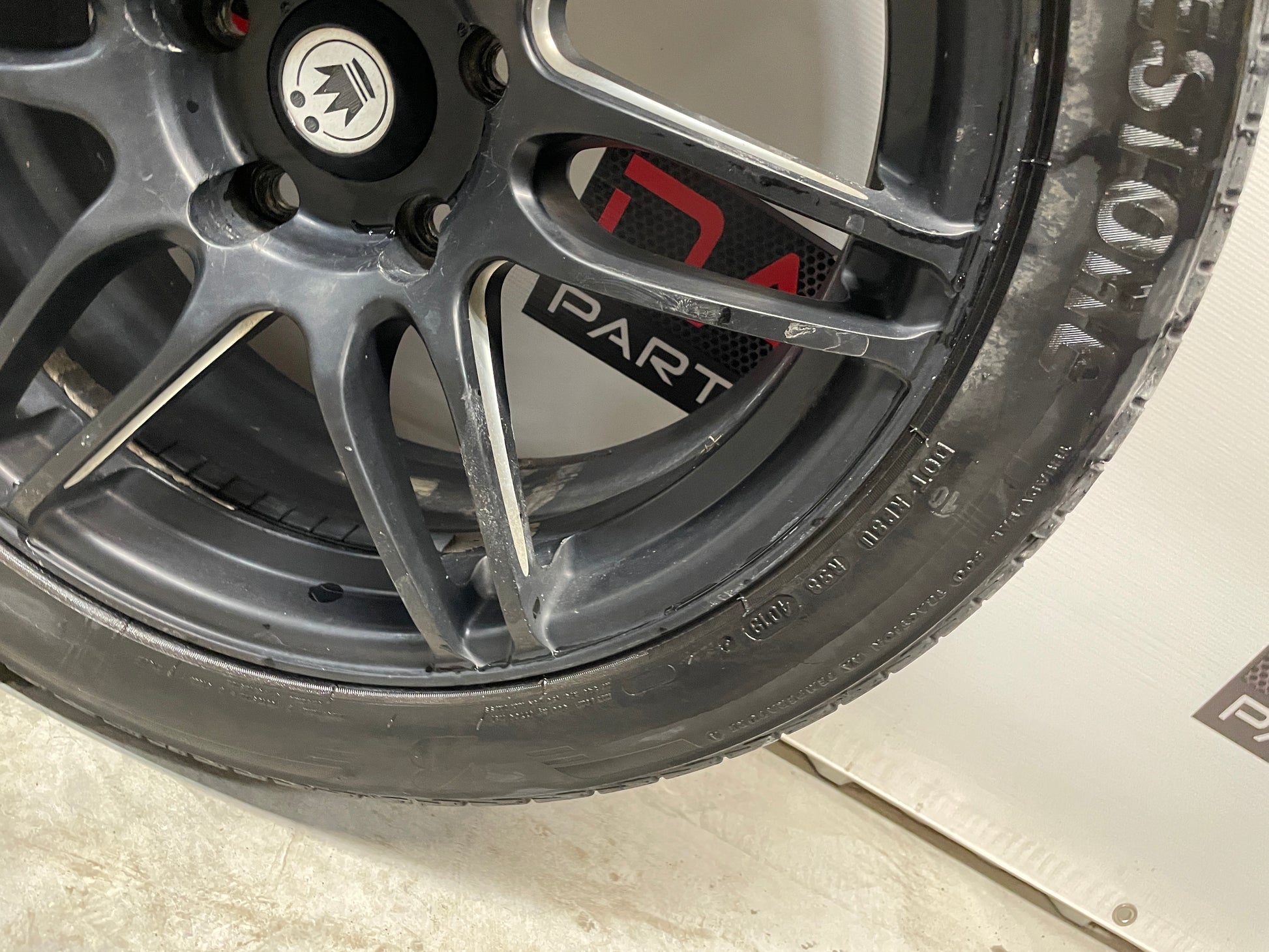 2009 Pontiac G8 After Market Wheels and Tires LOCAL PICK UP - Day's Parts Yard