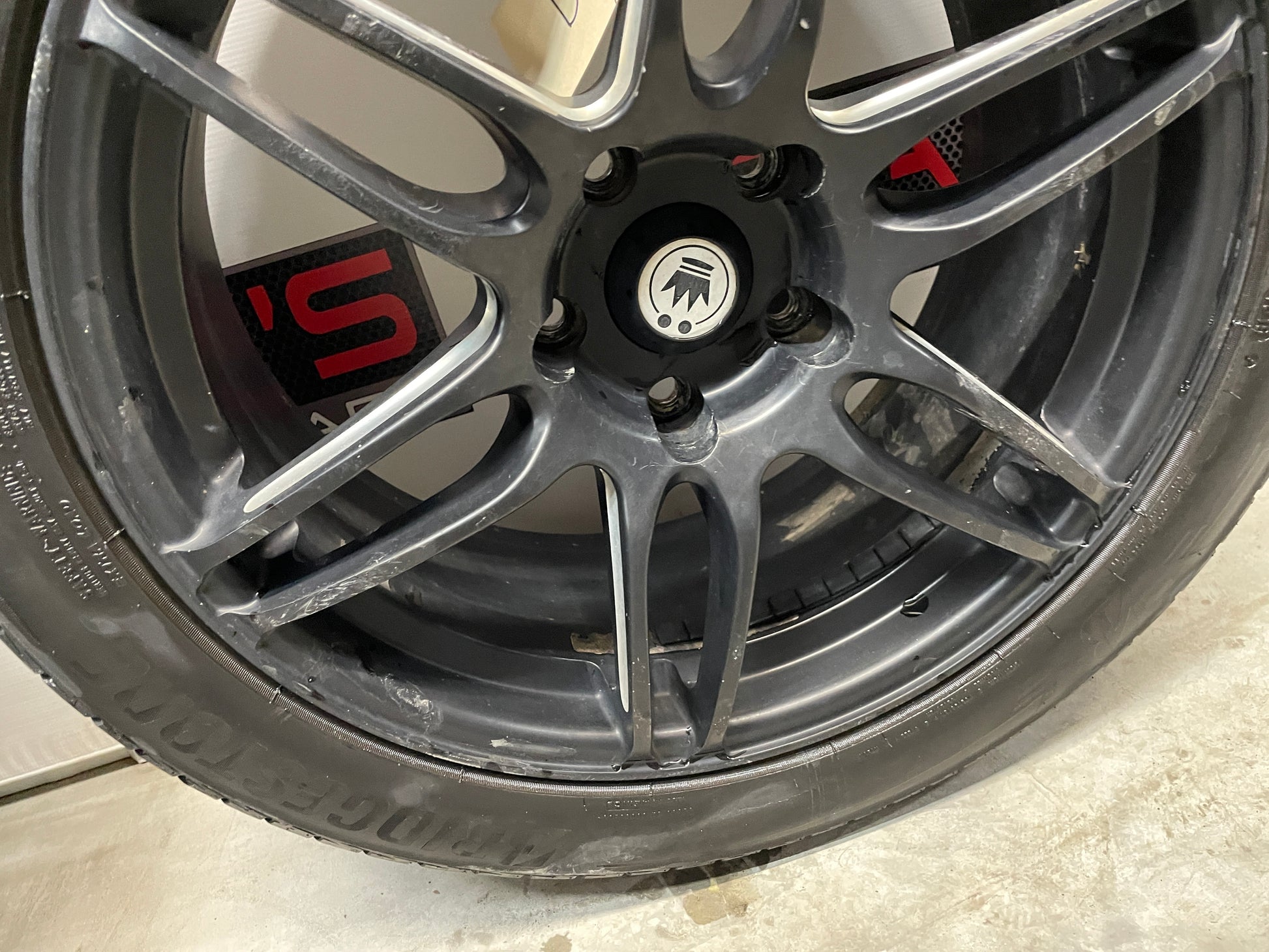 2009 Pontiac G8 After Market Wheels and Tires LOCAL PICK UP - Day's Parts Yard