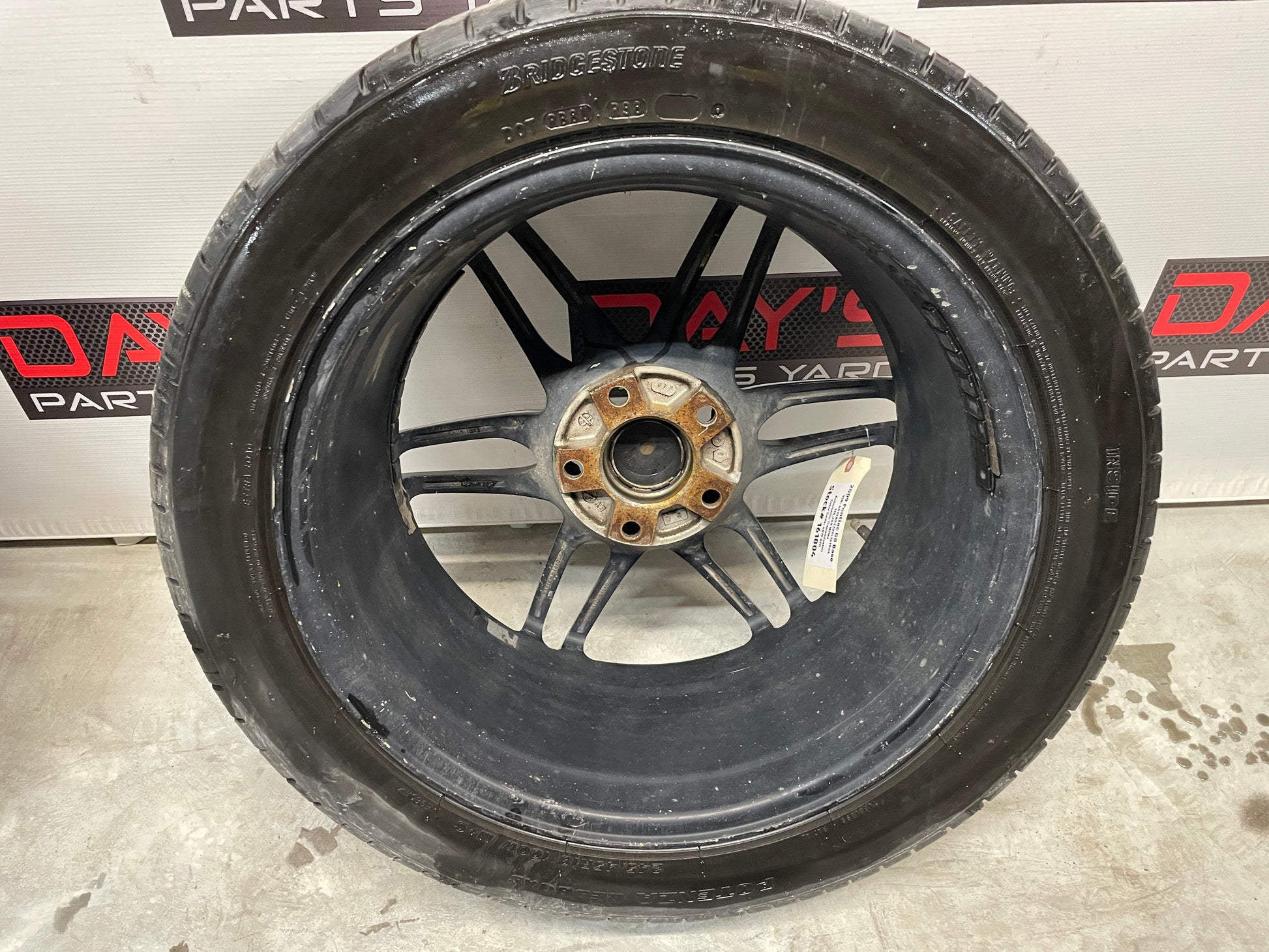 2009 Pontiac G8 After Market Wheels and Tires LOCAL PICK UP - Day's Parts Yard