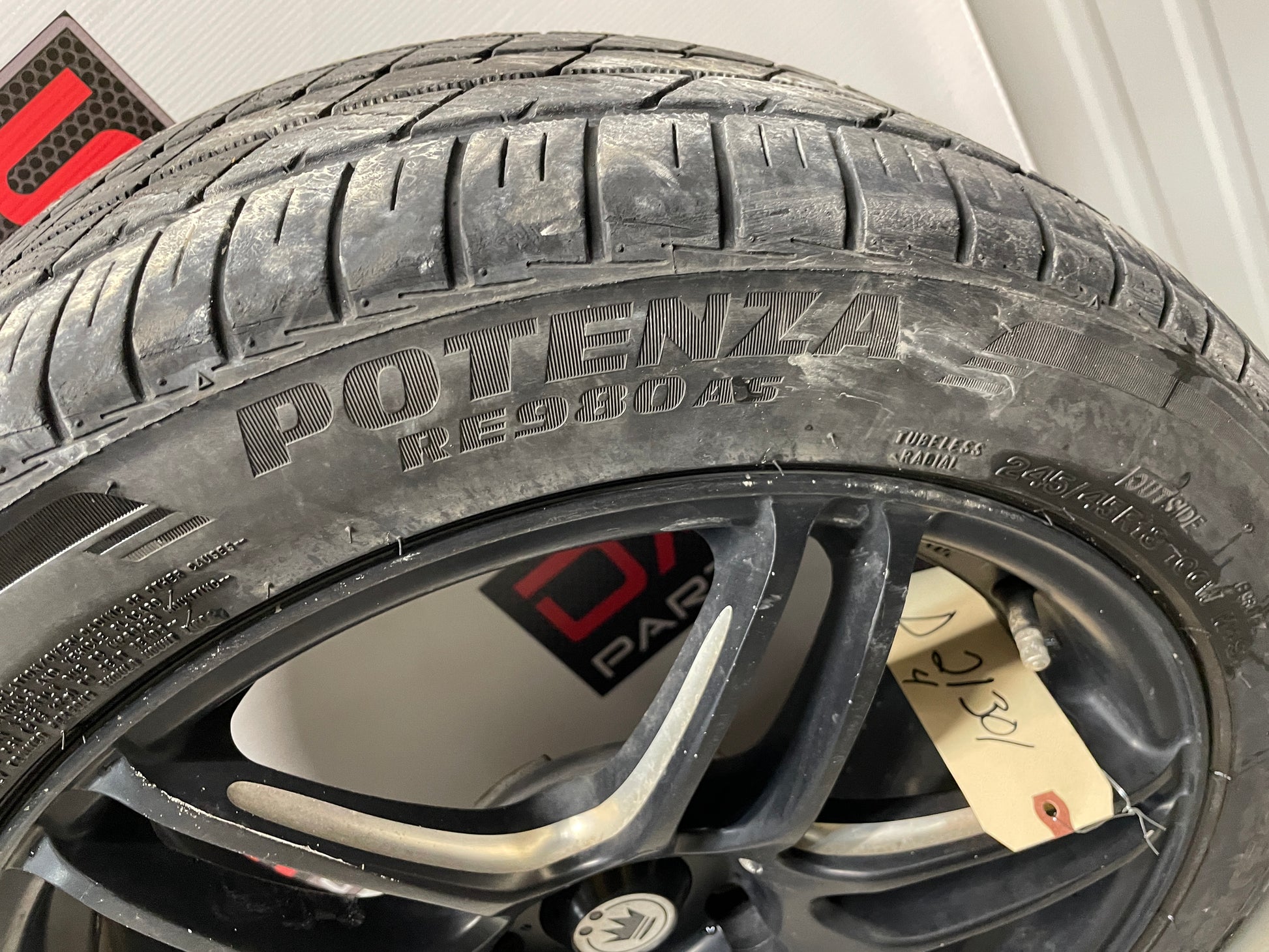 2009 Pontiac G8 After Market Wheels and Tires LOCAL PICK UP - Day's Parts Yard
