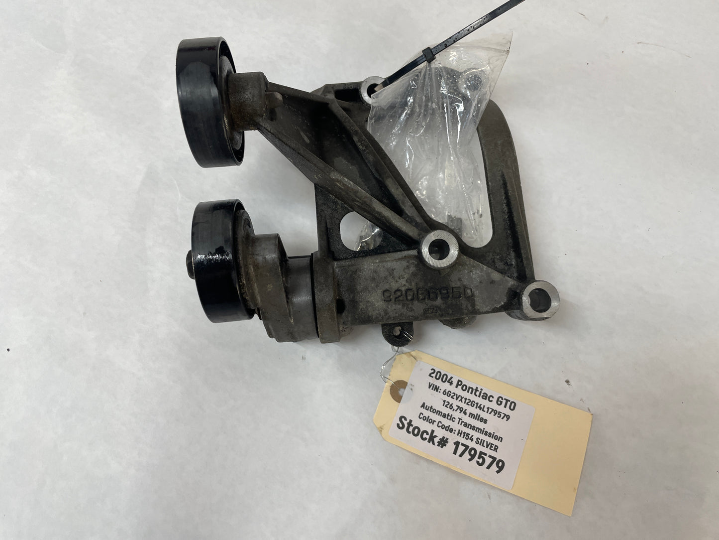 2004 Pontiac GTO AC A/C Air Conditioner Compressor Bracket Mount w/ Hardware OEM