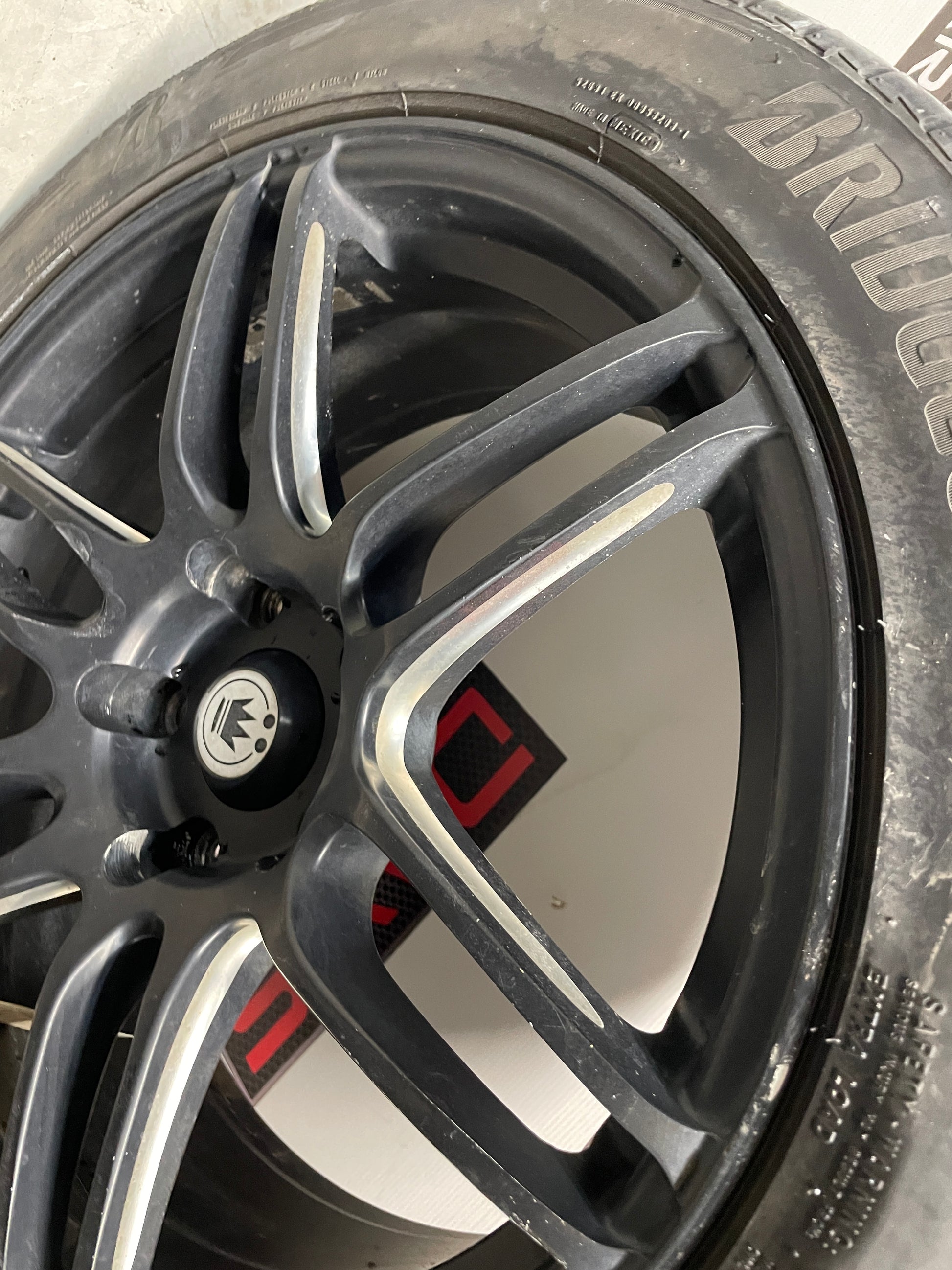 2009 Pontiac G8 After Market Wheels and Tires LOCAL PICK UP - Day's Parts Yard
