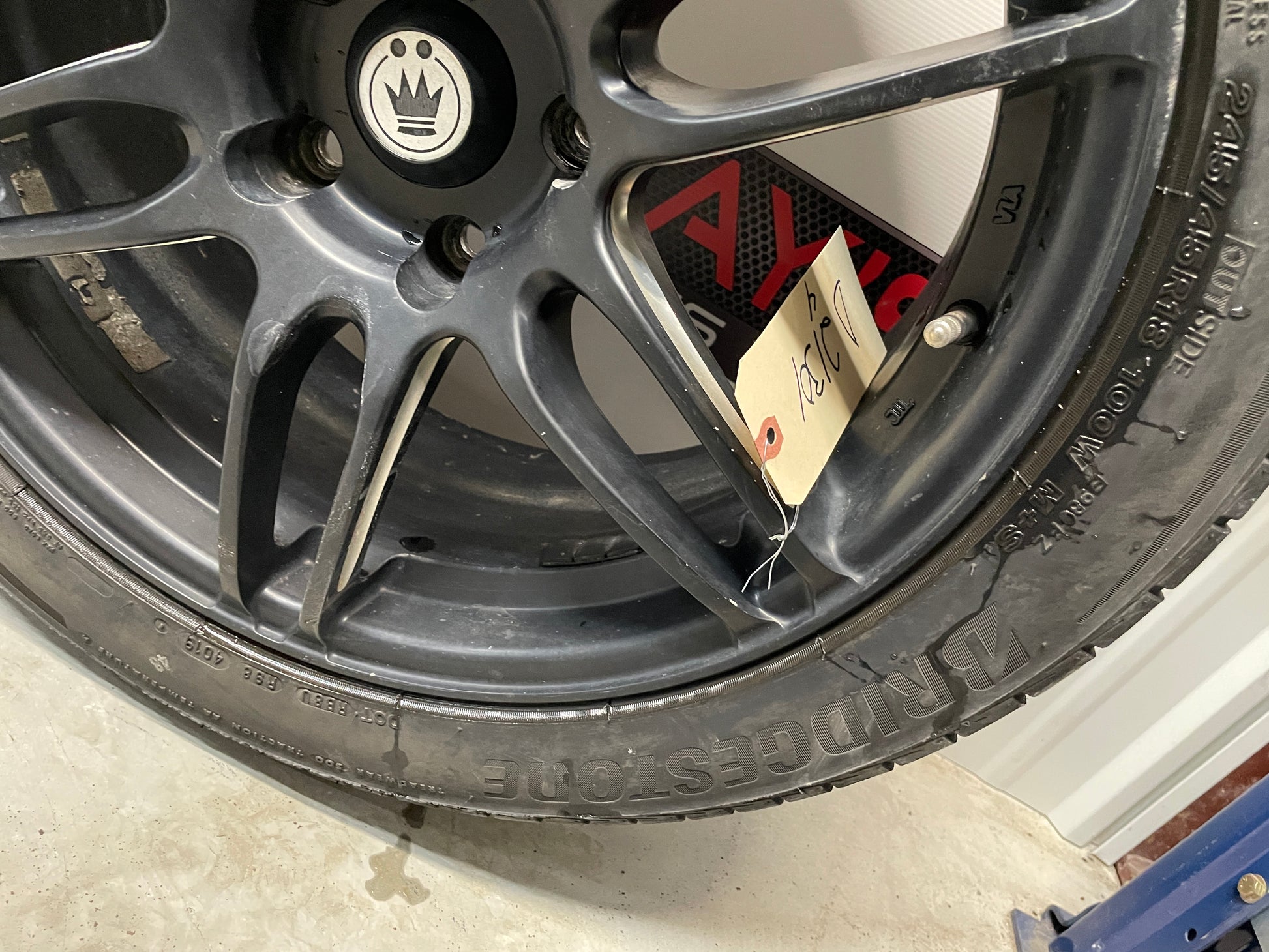 2009 Pontiac G8 After Market Wheels and Tires LOCAL PICK UP - Day's Parts Yard