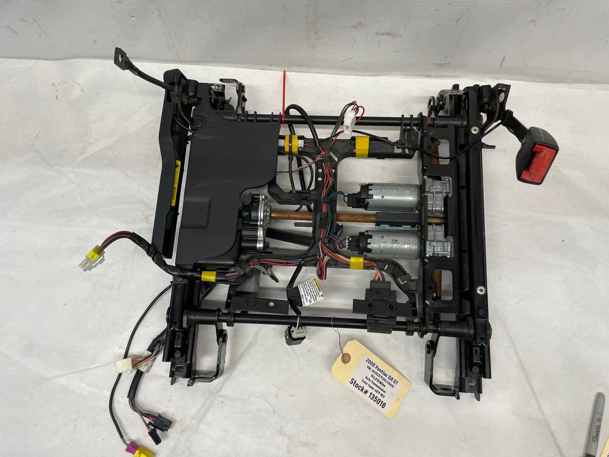 2008 Pontiac G8 GT RH Passenger Front Seat Track Electric Frame Motors OEM - Day's Parts Yard