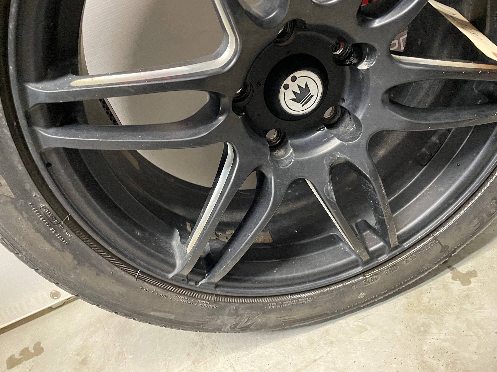 2009 Pontiac G8 After Market Wheels and Tires LOCAL PICK UP - Day's Parts Yard