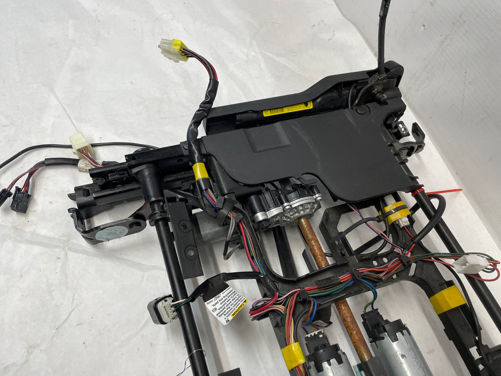 2008 Pontiac G8 GT RH Passenger Front Seat Track Electric Frame Motors OEM - Day's Parts Yard