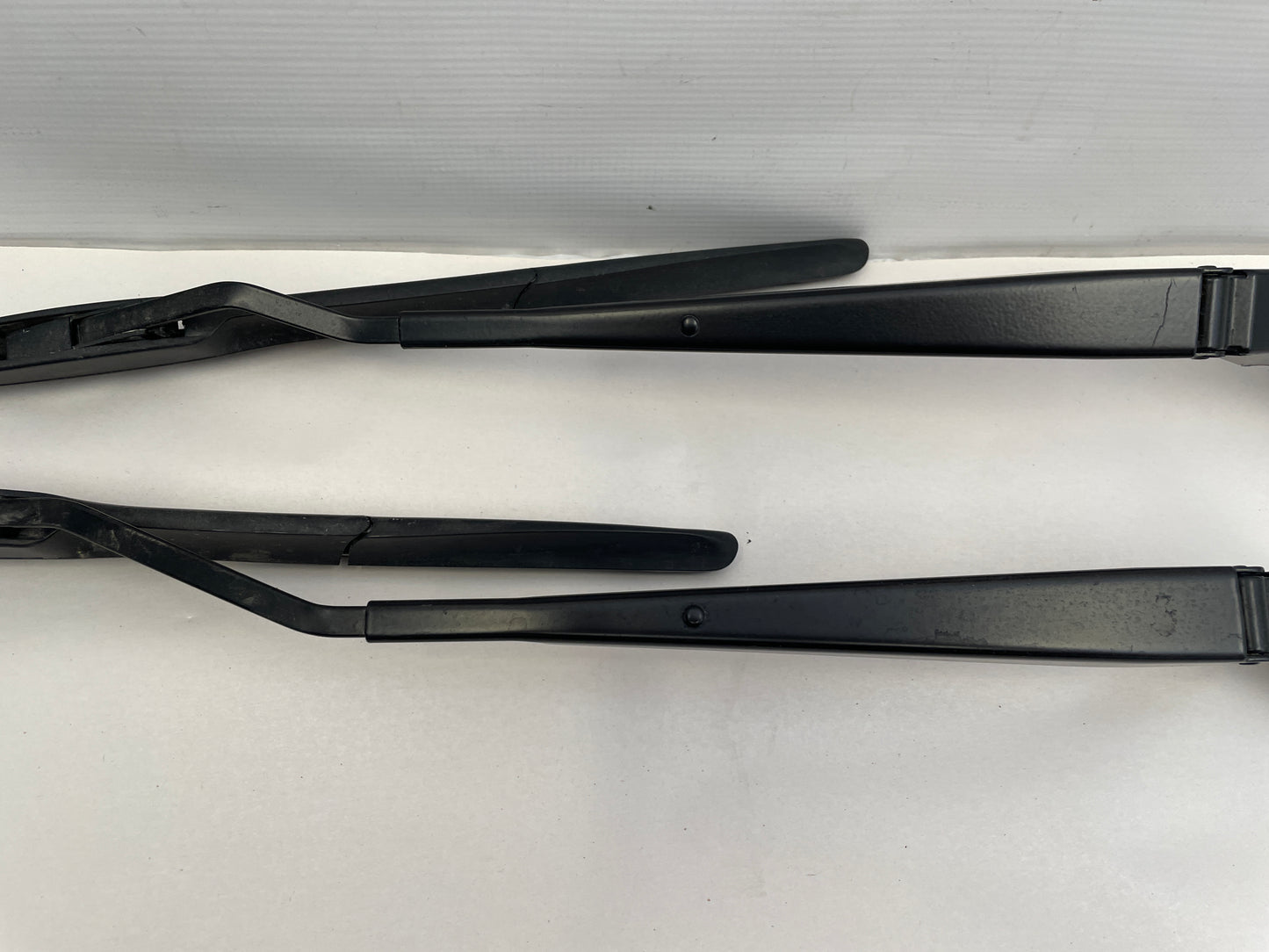 2019 Chevy Camaro ZL1 1LE RH & LH Windshield Wiper Arms OEM