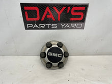 GMC SILVER CENTER CAP - Day's Parts Yard