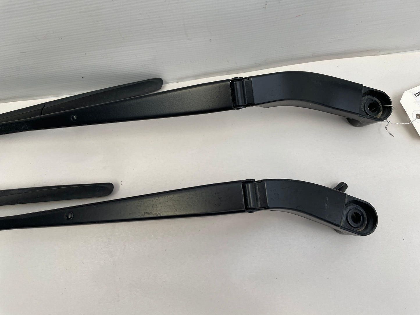 2019 Chevy Camaro ZL1 1LE RH & LH Windshield Wiper Arms OEM