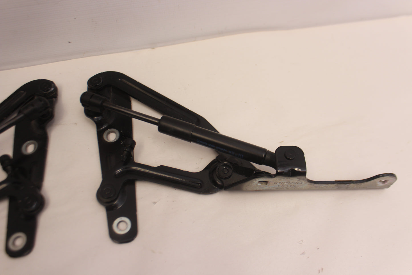 2021 Chevy Camaro SS RH & LH Trunk Deck Lid Hinges OEM