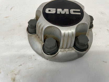 GMC SILVER CENTER CAP - Day's Parts Yard