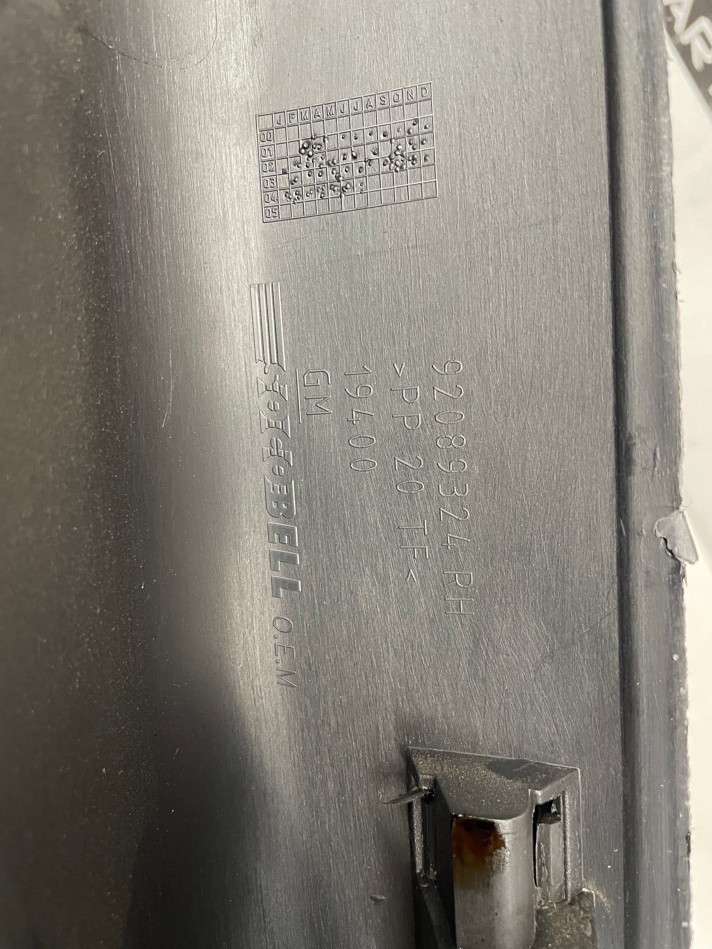 2004 Pontiac GTO RH Passenger Interior Sill Carpet Retainer Trim Cover Panel OEM - Day's Parts Yard