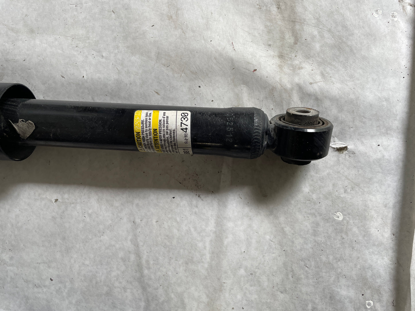 2017 Chevy Camaro SS Rear RH & LH Shock Absorbers OEM - Day's Parts Yard