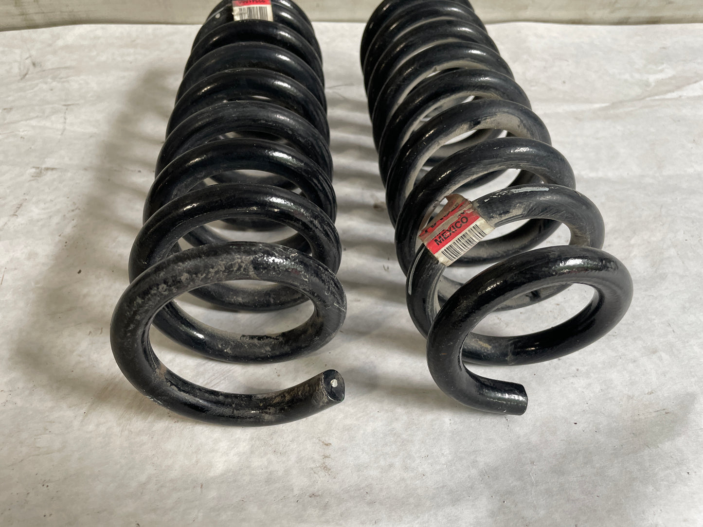 2017 Chevy Camaro SS Rear RH & LH Coil Springs Set OEM - Day's Parts Yard