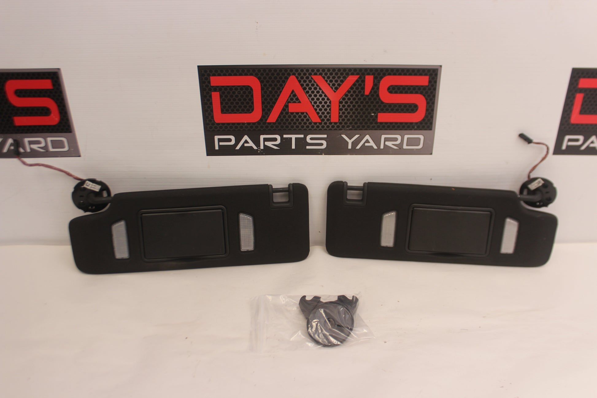 2021 Chevy Camaro SS RH & LH Sunvisor Sun Visor w/Clips OEM - Day's Parts Yard