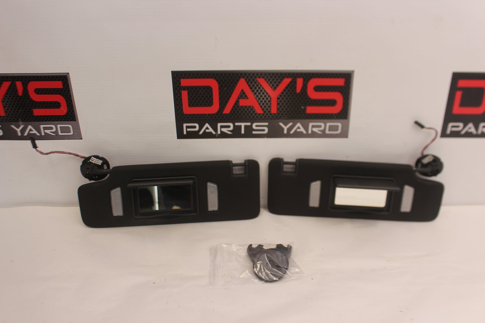 2021 Chevy Camaro SS RH & LH Sunvisor Sun Visor w/Clips OEM - Day's Parts Yard