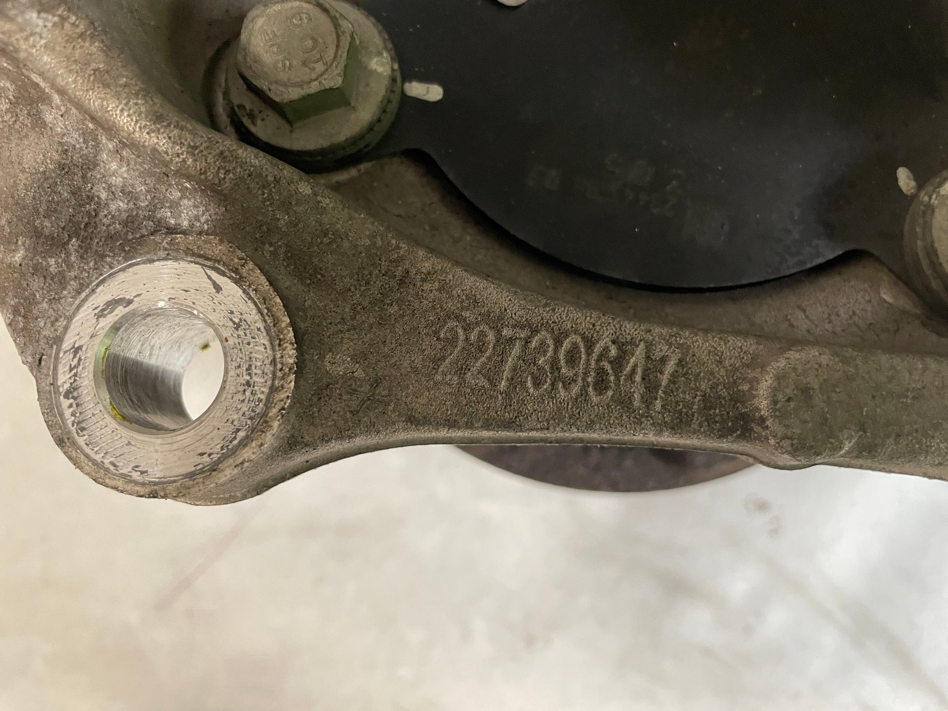 2017 Cadillac ATS-V Coupe Front LH Driver Spindle Knuckle Hub OEM - Day's Parts Yard