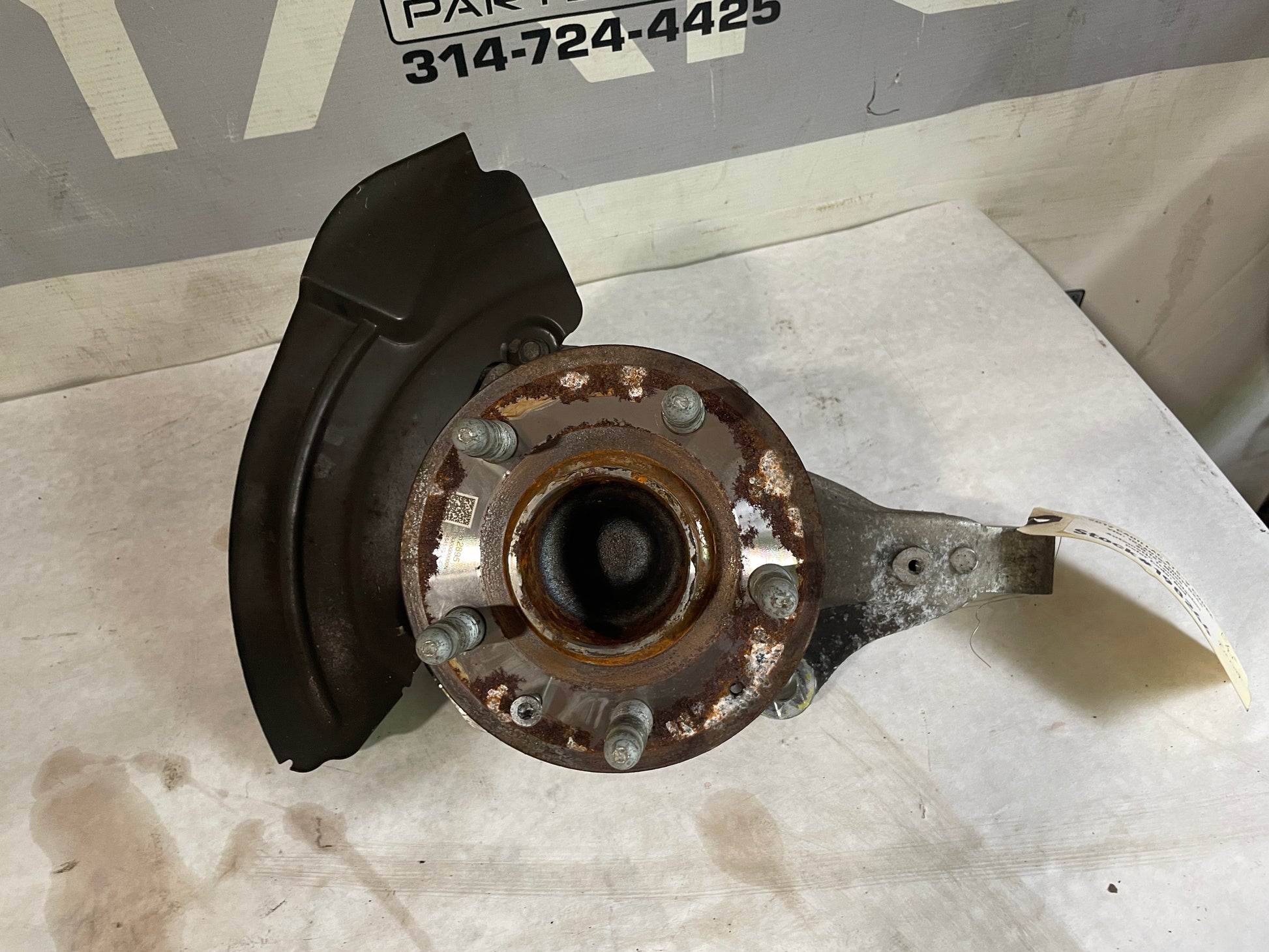 2017 Cadillac ATS-V Coupe Front LH Driver Spindle Knuckle Hub OEM - Day's Parts Yard
