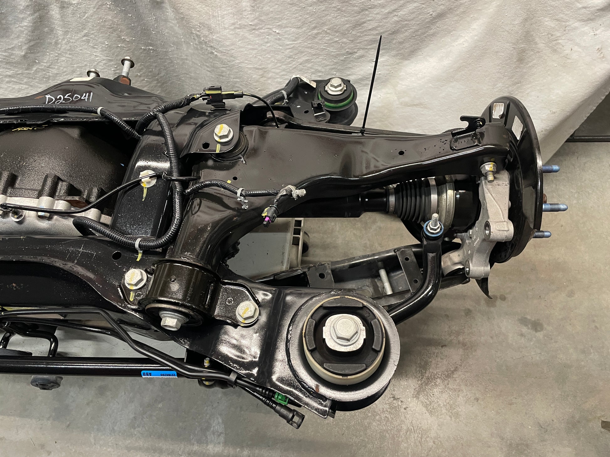 2013 Chevy Camaro ZL1 3.73 Complete Rear Axle Suspension Cradle K Member Subframe Differential OEM - Day's Parts Yard