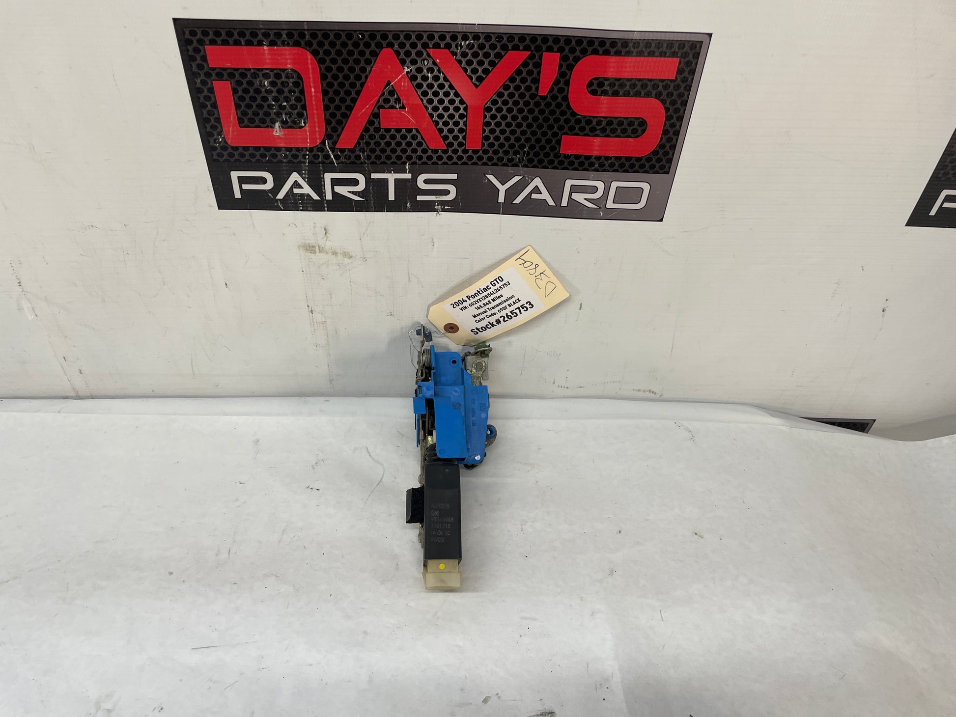 2004 Pontiac GTO LH Driver Door Lock Actuator Assembly OEM - Day's Parts Yard