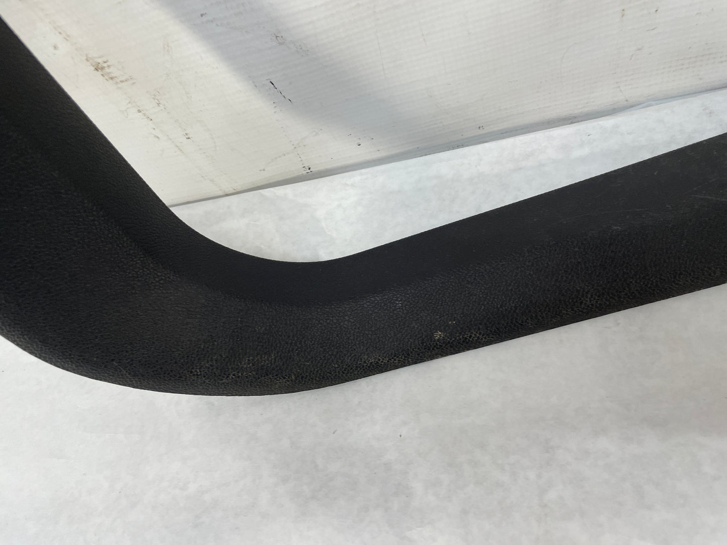 2010 Cadillac CTS-V Sedan RH Passenger Interior Front Sill Carpet Retainer Trim Plate OEM