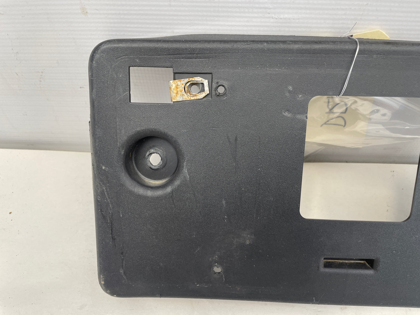 2017 Cadillac ATS-V Coupe Front Bumper License Plate Mounting Bracket OEM - Day's Parts Yard