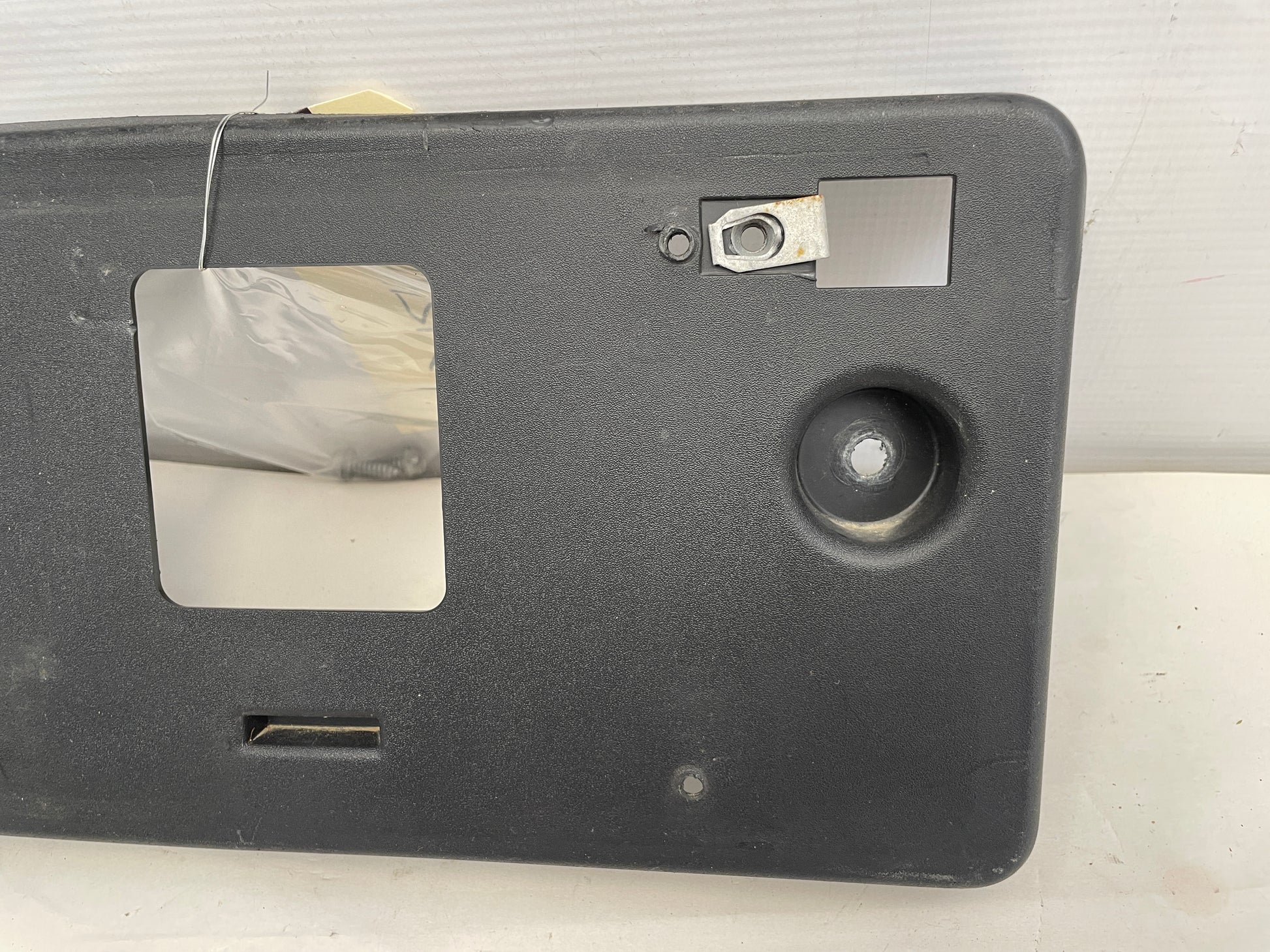 2017 Cadillac ATS-V Coupe Front Bumper License Plate Mounting Bracket OEM - Day's Parts Yard