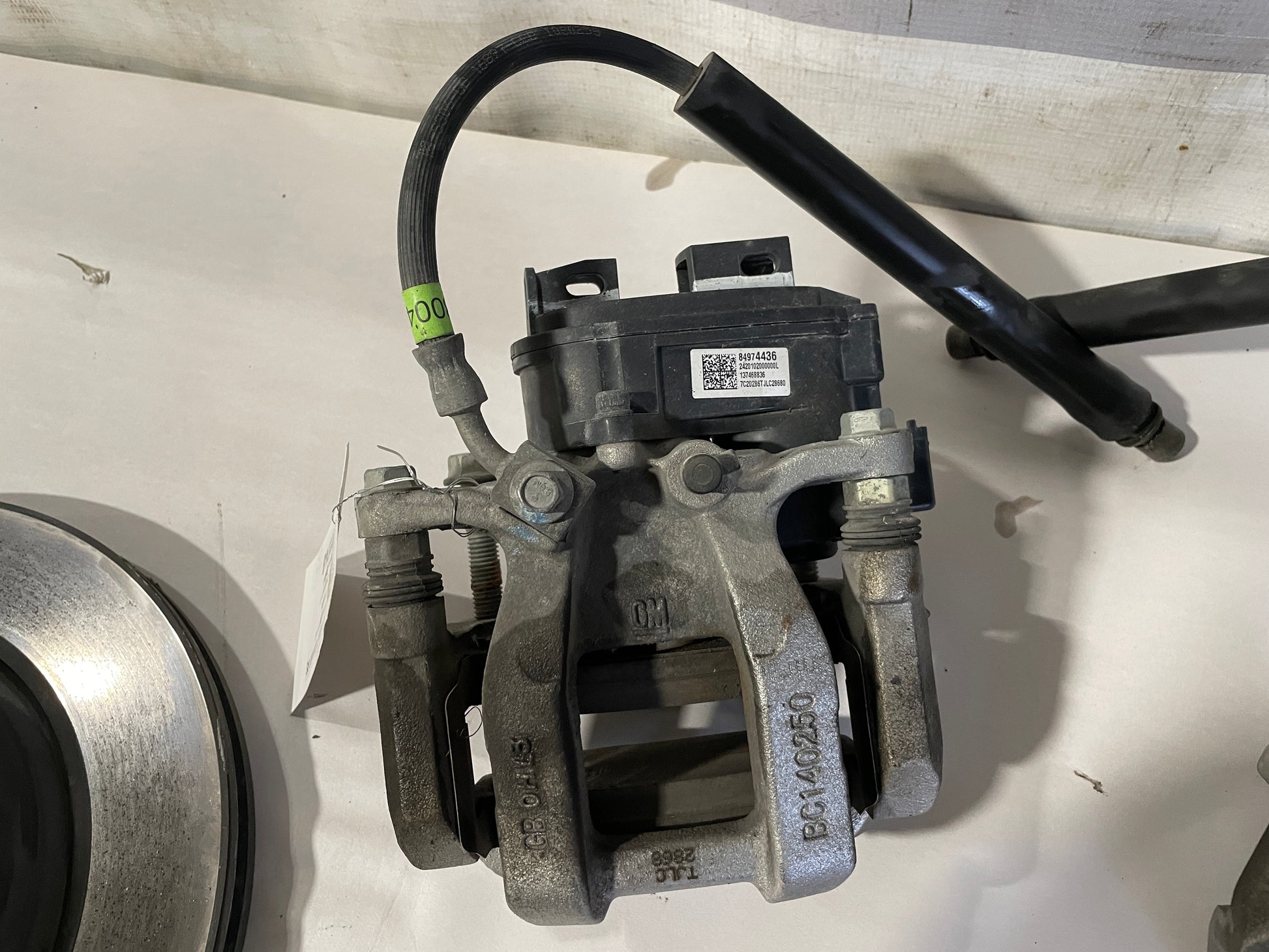 2021 Chevy Camaro SS Rear Brake Calipers and Rotors OEM - Day's Parts Yard