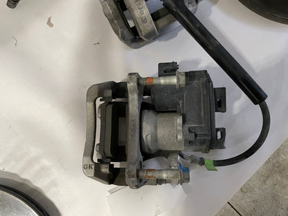 2021 Chevy Camaro SS Rear Brake Calipers and Rotors OEM - Day's Parts Yard