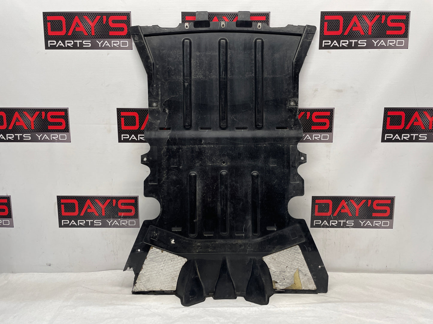 2013 Chevy Camaro ZL1 Lower Front Air Dam Undertray Baffle Panel OEM DAMAGED - Day's Parts Yard