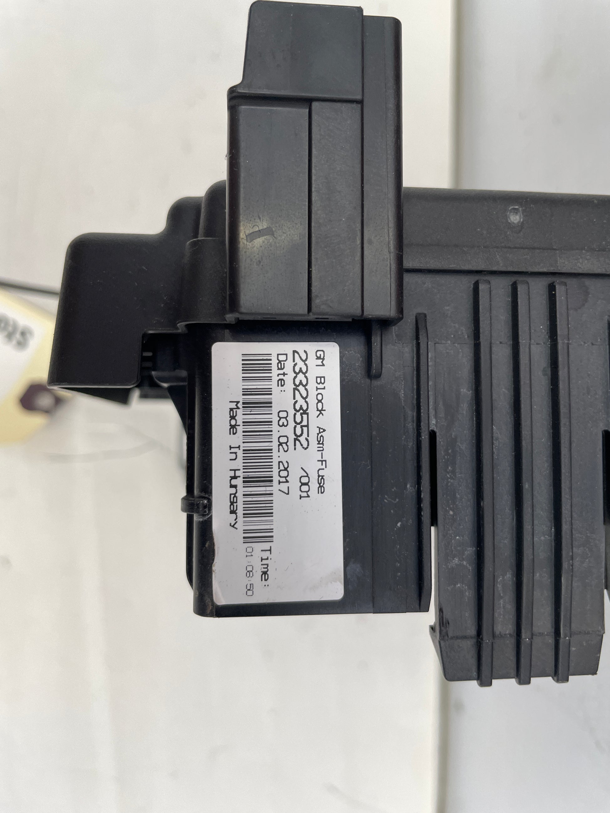 2017 Cadillac ATS-V Coupe Rear Body Battery Fuse Relay Block OEM - Day's Parts Yard