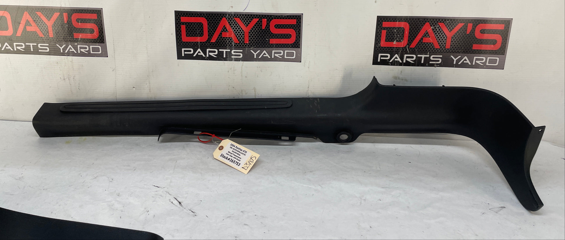 2004 Pontiac GTO RH Passenger Interior Sill Carpet Retainer Trim Cover Panel OEM - Day's Parts Yard