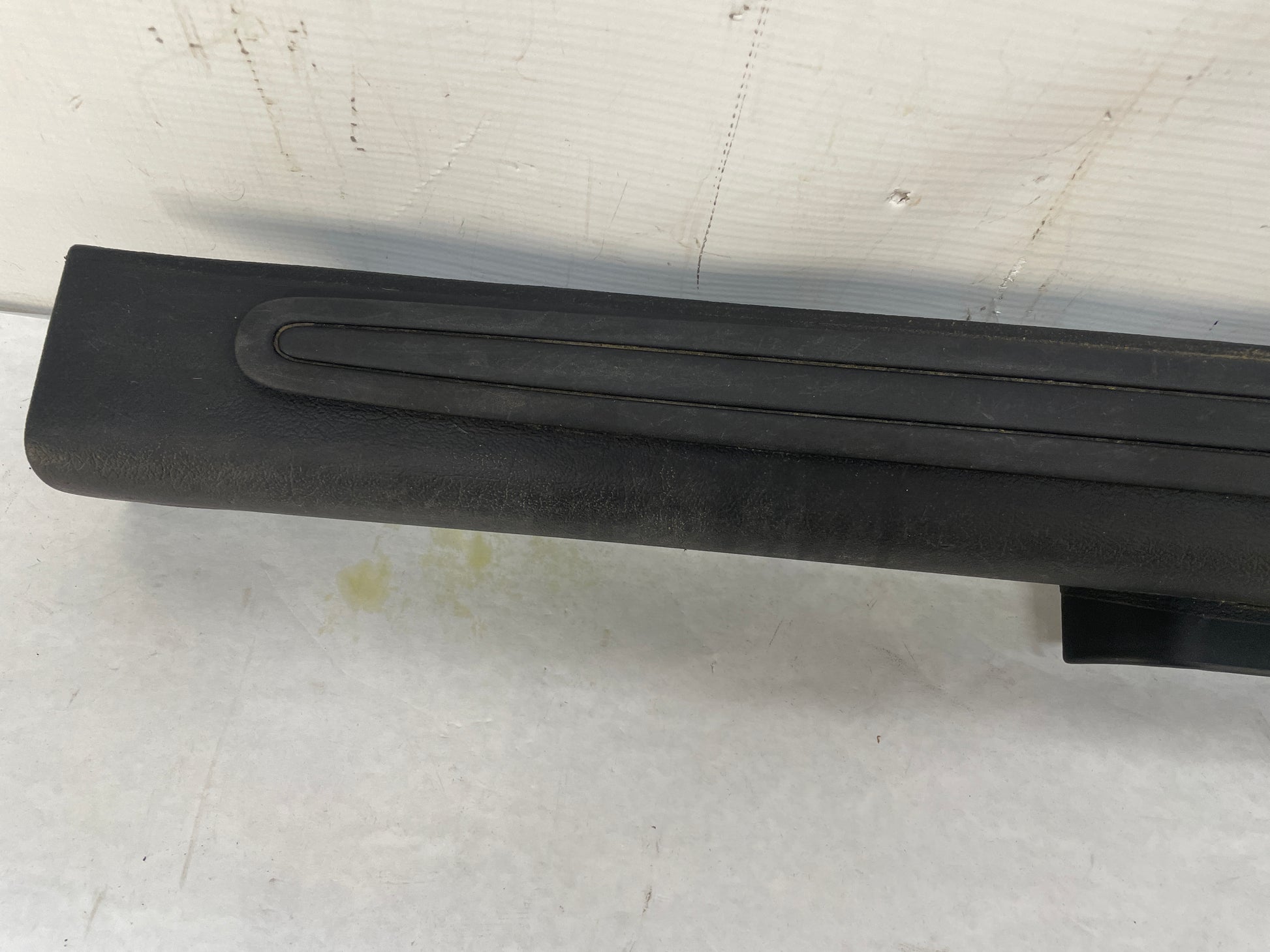 2004 Pontiac GTO RH Passenger Interior Sill Carpet Retainer Trim Cover Panel OEM - Day's Parts Yard