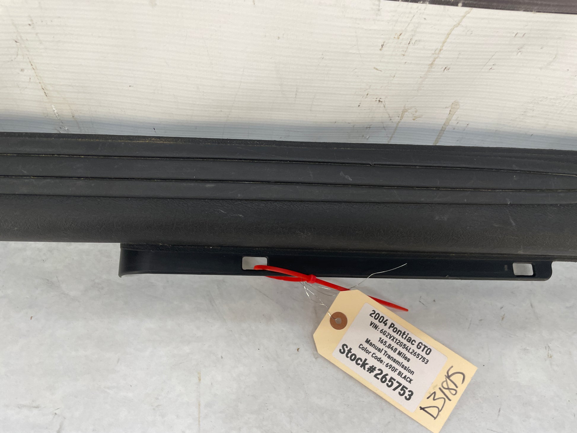 2004 Pontiac GTO RH Passenger Interior Sill Carpet Retainer Trim Cover Panel OEM - Day's Parts Yard