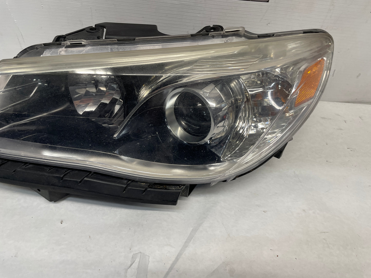 2015 Chevy SS Sedan LH Driver Head Light Lamp Headlight OEM - Day's Parts Yard