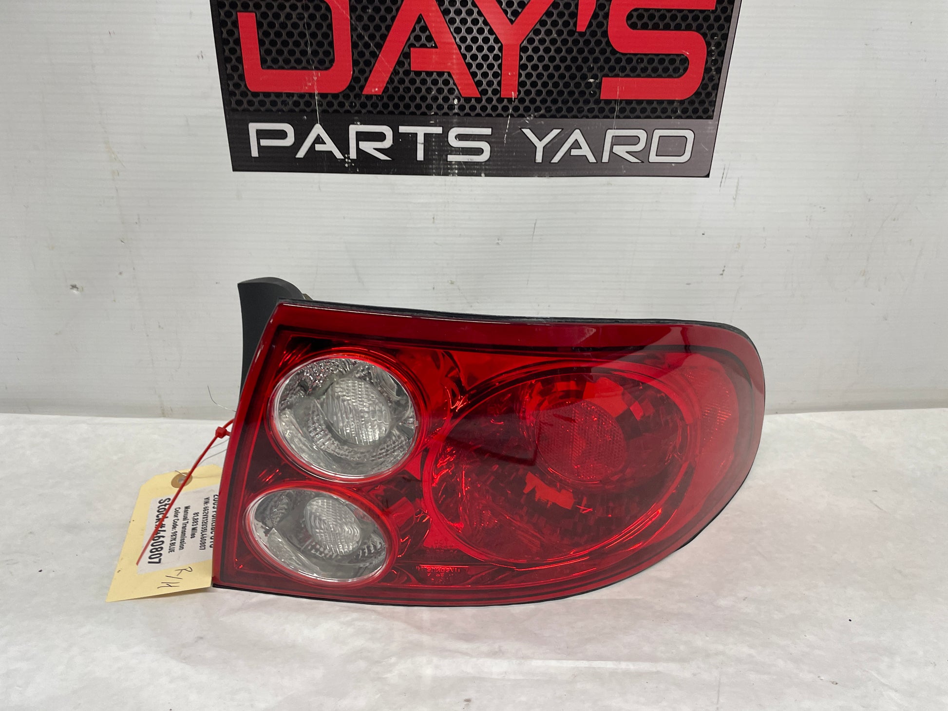 2005 Pontiac GTO RH Passenger Tail Light Taillight Lamp OEM - Day's Parts Yard