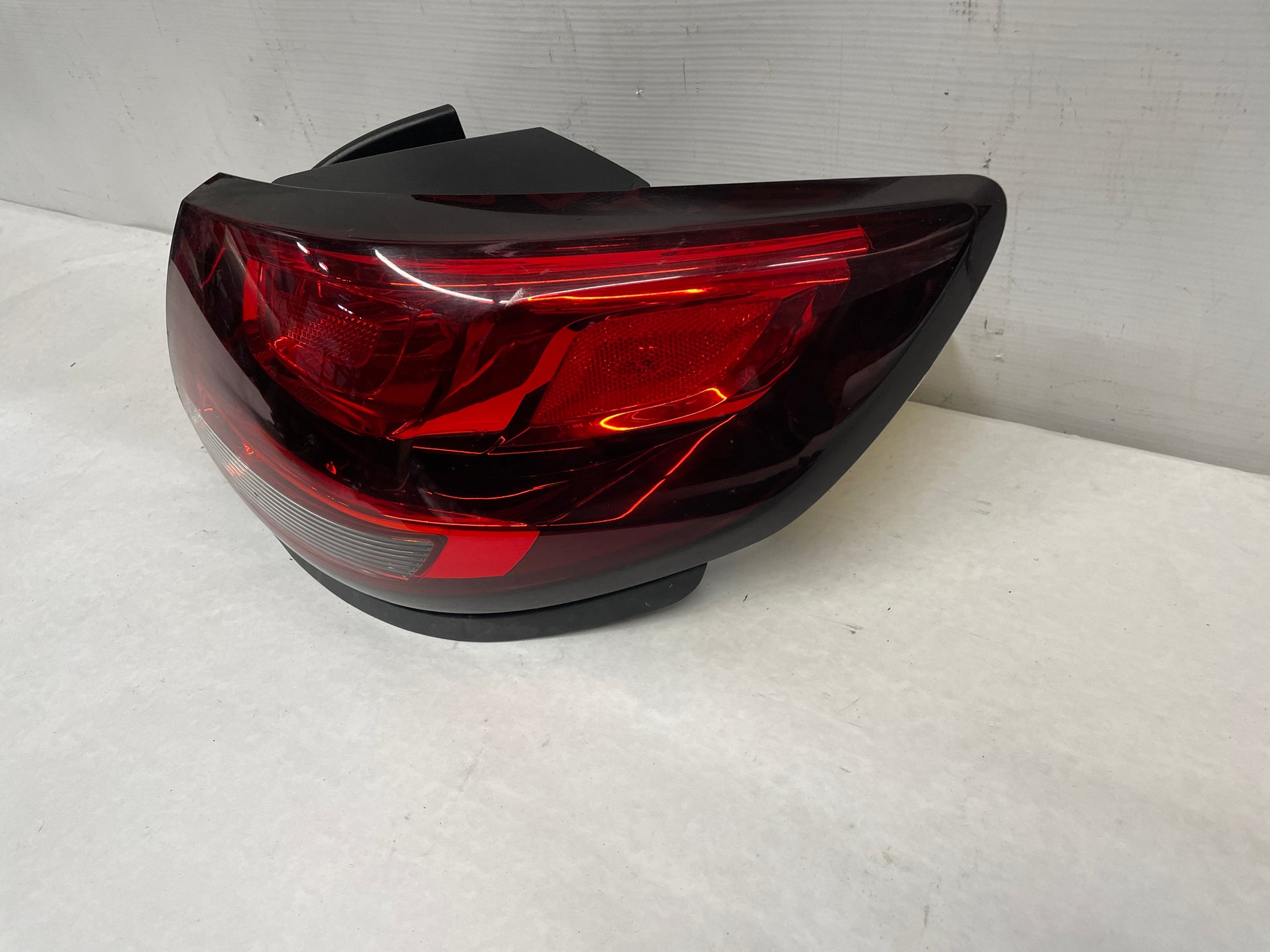 2015 Chevy SS Sedan RH Passenger Outer Tail Light Taillight Stop Lamp OEM - Day's Parts Yard