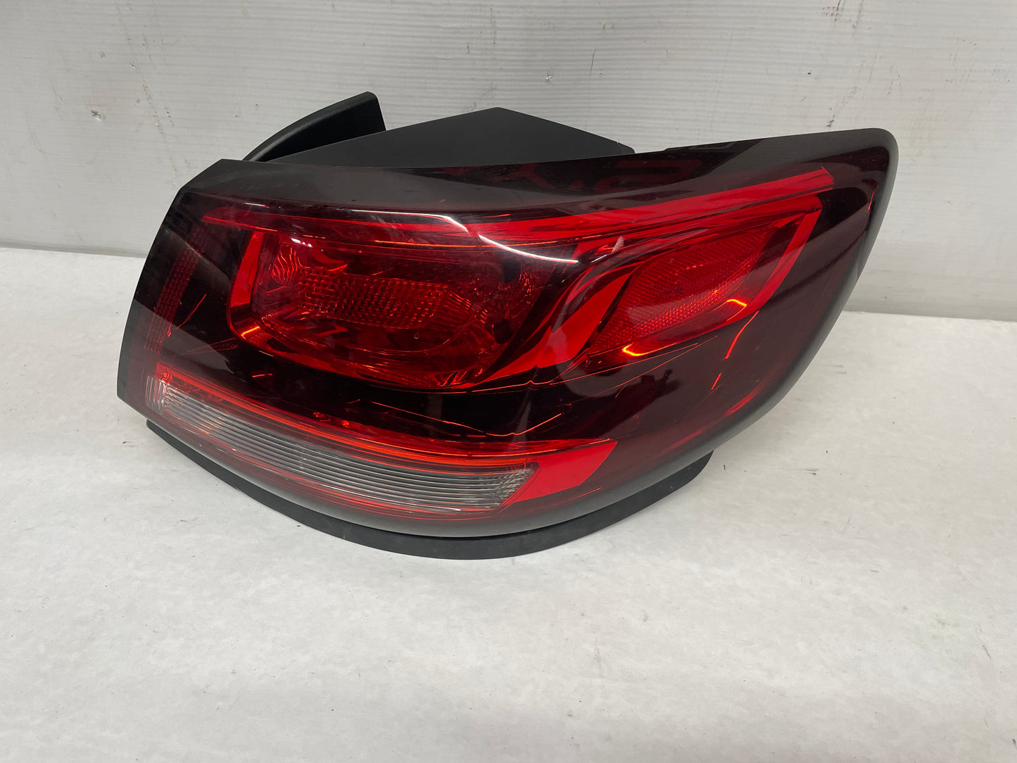 2015 Chevy SS Sedan RH Passenger Outer Tail Light Taillight Stop Lamp OEM - Day's Parts Yard